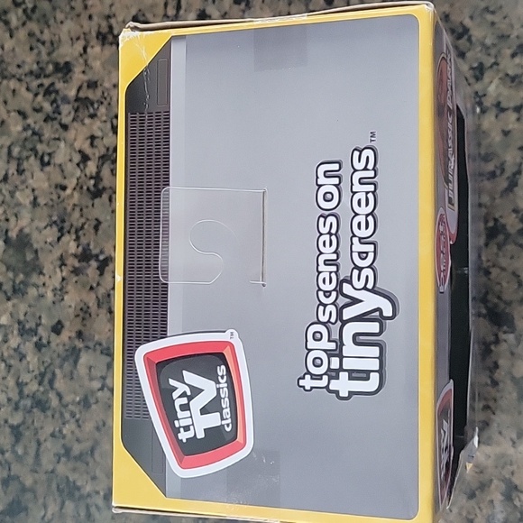 Tiny TV Jurassic Park Best Clips NEW - Picture 4 of 8